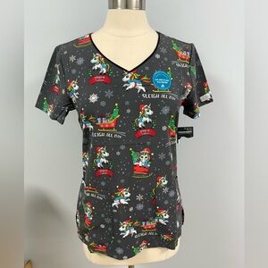 NWT Dickies Scrub Top S Christmas Rainbow Unicorn Sleigh All Day Scrubs Nurse